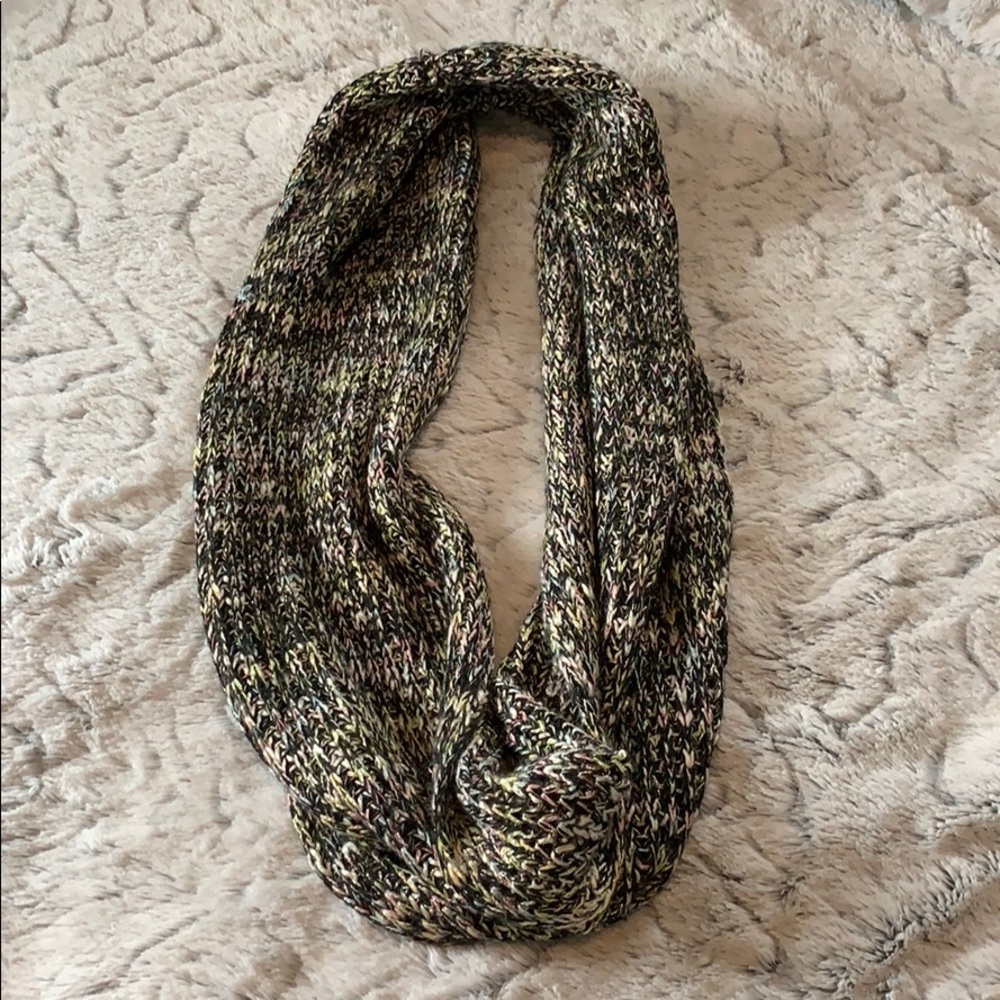 American Eagle Knit Scarf